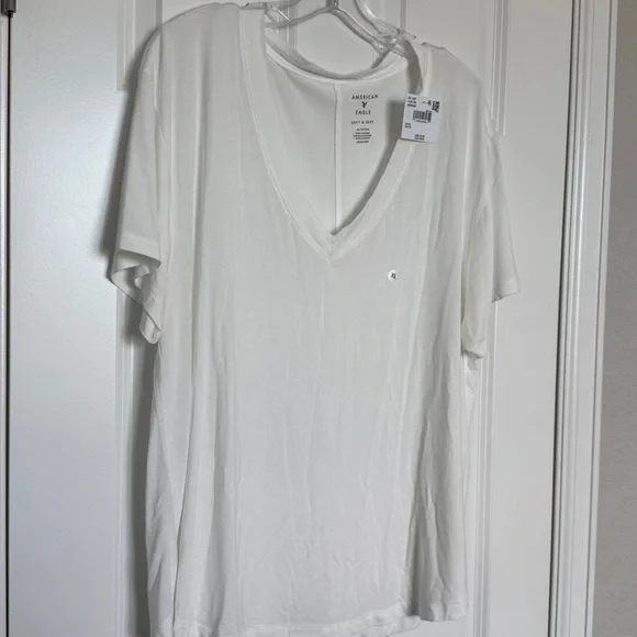 American Eagle Soft & Sexy V-Neck Tee, White, Extra Large, NWT - Picture 6 of 7